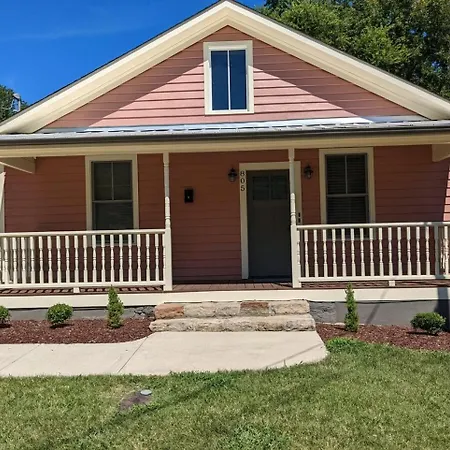 Casa Rosa - 2Br West End Bungalow